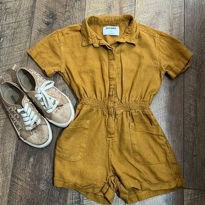 Old navy little girl’s romper size 5.